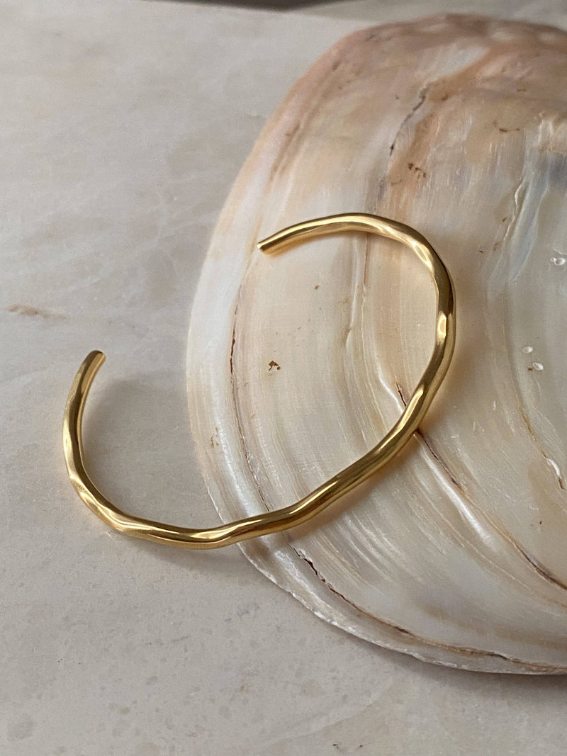 Wavy Bangle